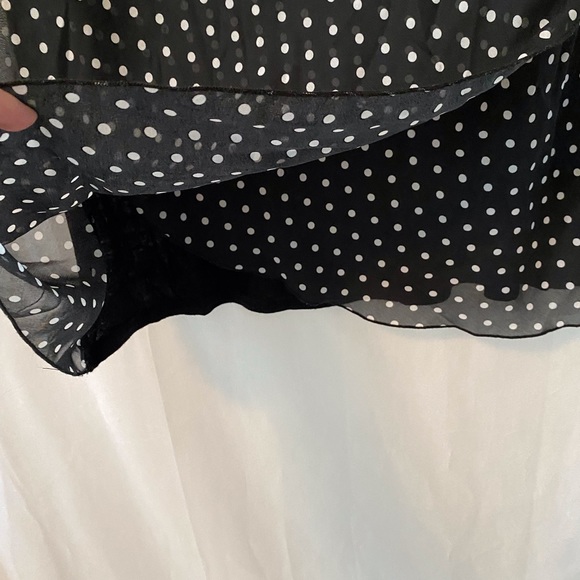 Sleeveless Top - Picture 2 of 2